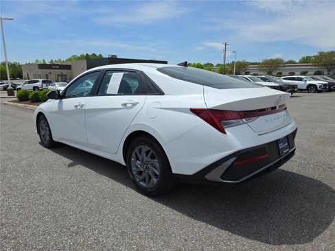 Certified 2025 Hyundai Elantra Blue image 7