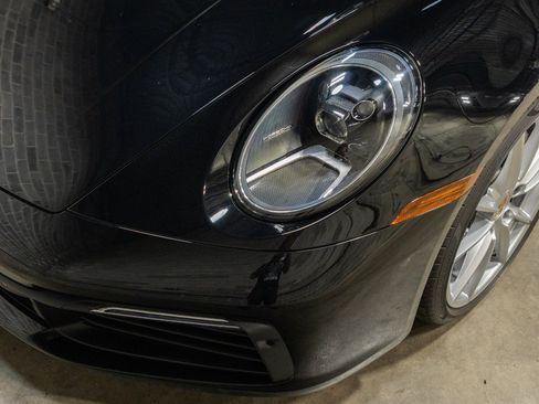Used 2020 Porsche 911 Carrera RWD image 19