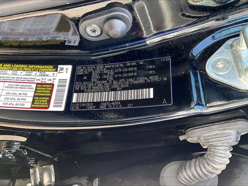 Used 2024 Toyota Highlander XLE AWD/4WD image 19
