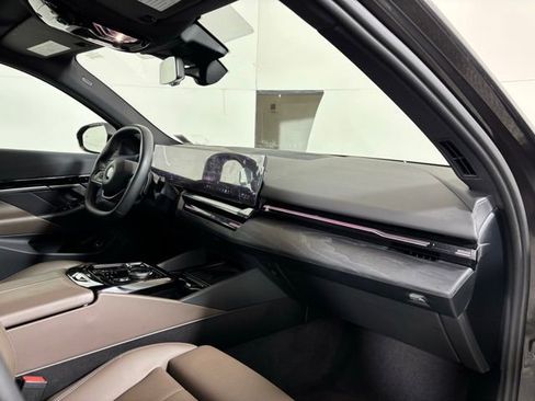 Used 2024 BMW 530i xDrive w/ Premium Package AWD/4WD image 22