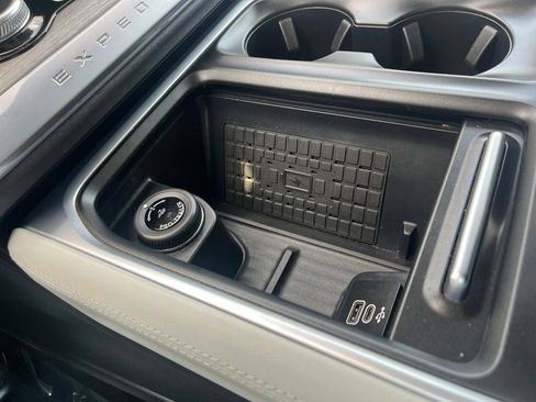 Used 2025 Ford Expedition Max Platinum AWD/4WD image 33