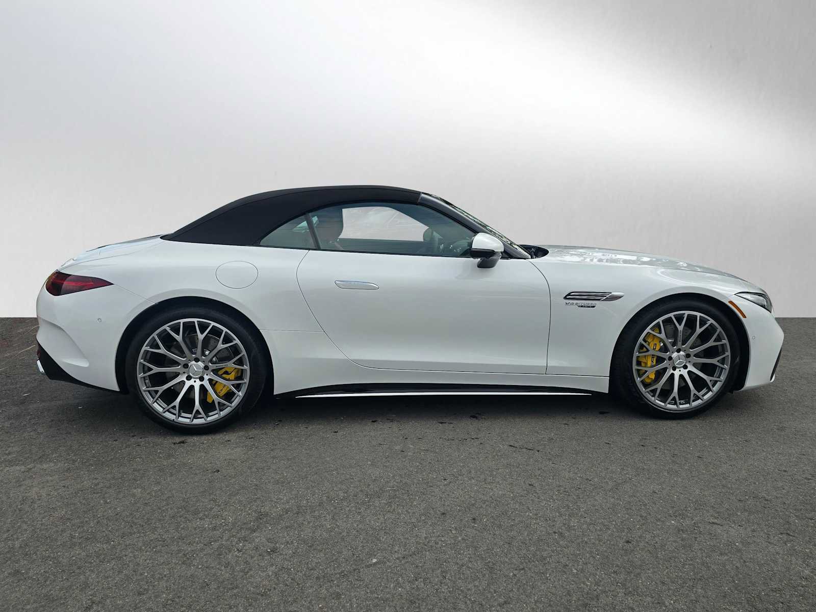 New 2026 Mercedes-Benz SL 63 AMG 4MATIC image 2