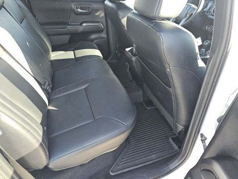 Used 2023 Toyota Tacoma TRD Off-Road w/ TRD Premium Off Road Package image 5