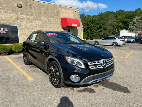 Used 2020 Mercedes-Benz GLA 250 GLA 250 4MATIC Sport Utility 4 w/ Premium Package image 3