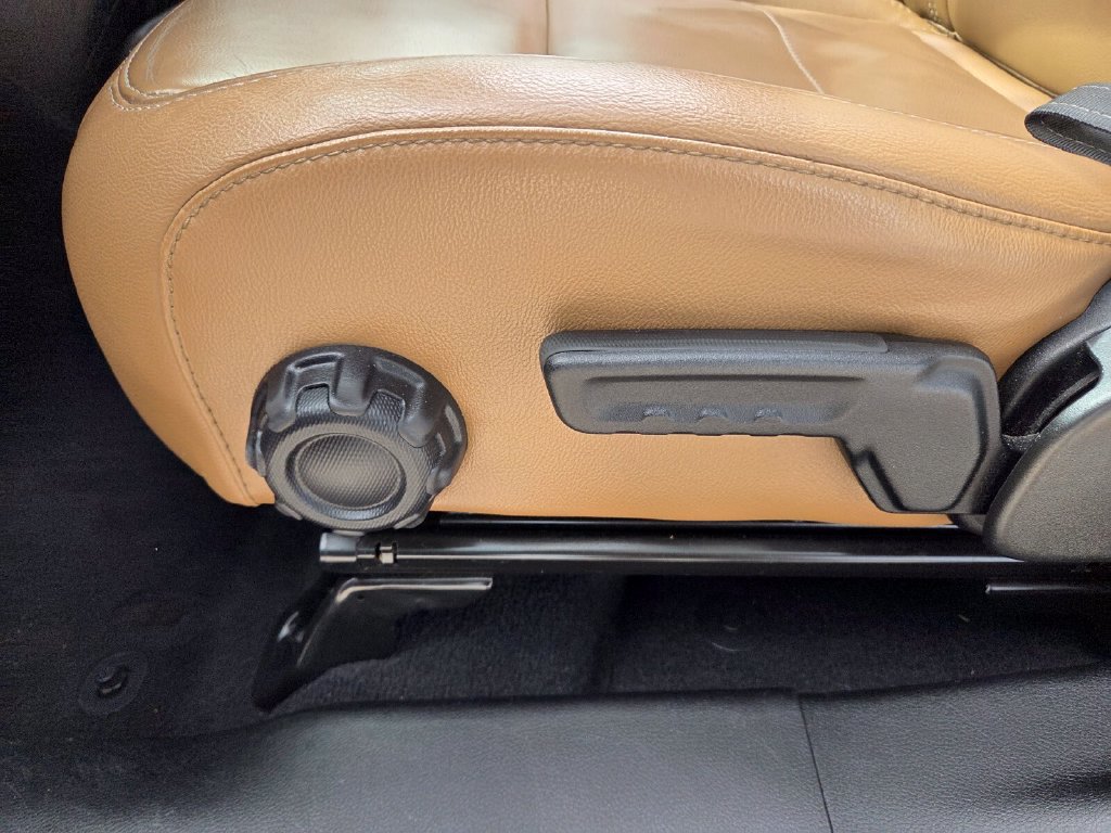 Used 2020 Jeep Wrangler Unlimited Sahara AWD/4WD image 6