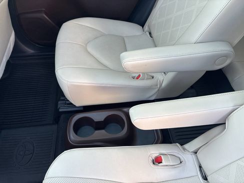 Used 2021 Toyota Highlander Platinum image 45