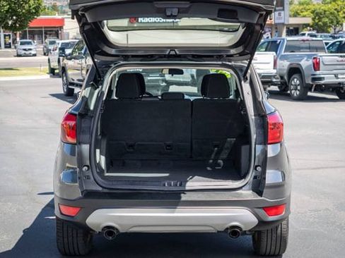 Used 2019 Ford Escape SE FWD image 17