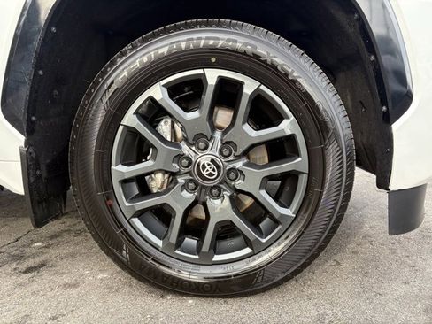 Used 2025 Toyota Sequoia Platinum image 19