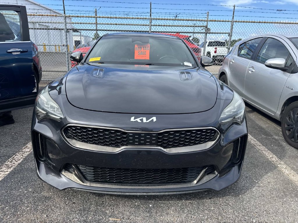Used 2022 Kia Stinger GT-Line w/ Sun & Sound Package RWD image 3