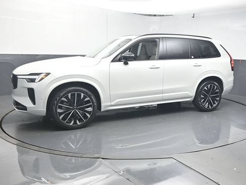 Certified 2026 Volvo XC90 B6 Ultra w/ Protection Package Premier AWD/4WD image 4