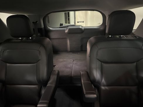 Certified 2022 Ford Explorer XLT w/ Equipment Group 202A image 16