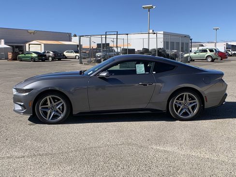 New 2025 Ford Mustang Coupe image 5