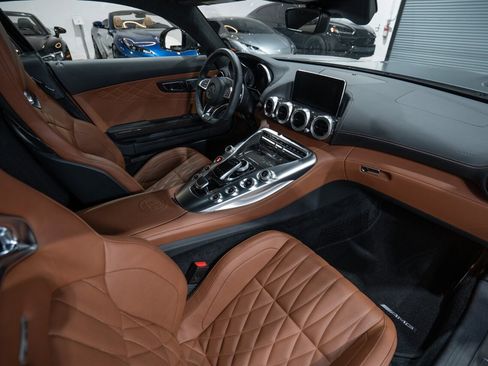 Used 2018 Mercedes-Benz AMG GT S image 27