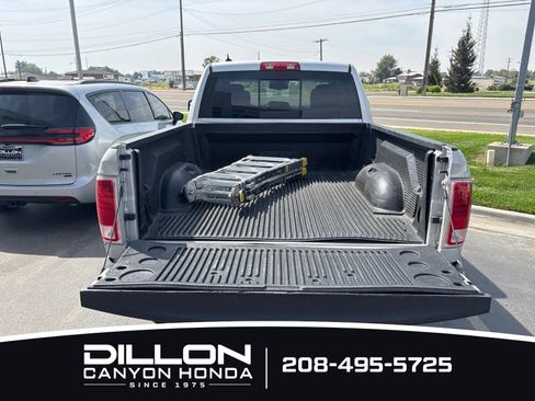 Used 2018 RAM 1500 Laramie AWD/4WD image 15