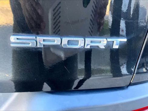 Used 2015 Jeep Cherokee Sport image 9