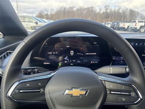 New 2026 Chevrolet Equinox EV LT image 11