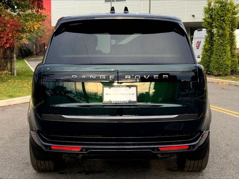 New 2025 Land Rover Range Rover SE image 4