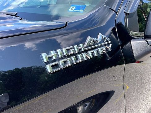 Used 2022 Chevrolet Silverado 1500 High Country w/ Technology Package AWD/4WD image 25