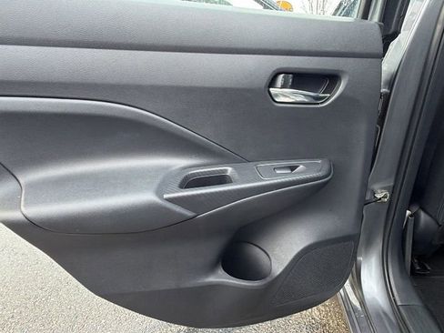 Used 2023 Nissan Versa SV image 14