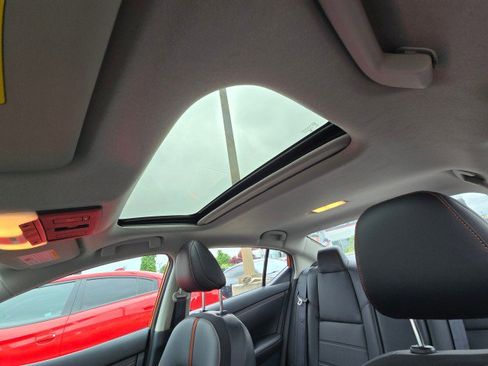 Used 2024 Nissan Sentra SR w/ SR Premium Package image 24