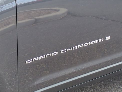 New 2026 Jeep Grand Cherokee L 4WD image 24