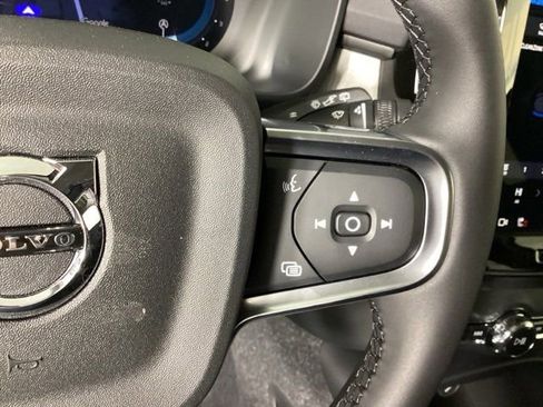 New 2025 Volvo XC40 B5 Ultra w/ Climate Package AWD/4WD image 32