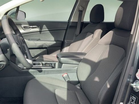 Used 2024 Kia Sportage LX image 16