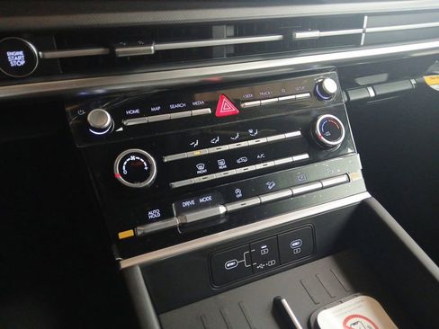 New 2026 Hyundai Santa Fe SE FWD image 18