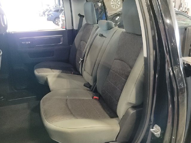 Used 2015 RAM 1500 Classic SLT AWD/4WD image 6