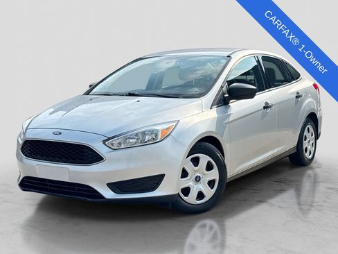 Used 2018 Ford Focus S FWD image 1