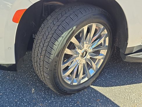 Used 2021 Cadillac Escalade ESV Premium Luxury image 33