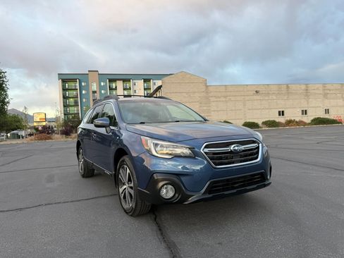 Used 2019 Subaru Outback 2.5i Limited w/ Popular Package #2 AWD/4WD image 3