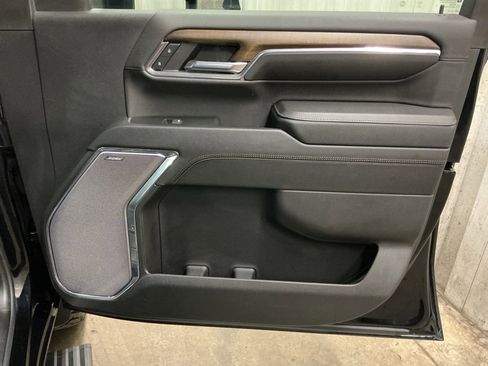 Used 2024 Chevrolet Silverado 2500 High Country w/ High Country Premium Package image 31