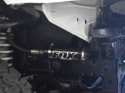 Used 2017 Toyota Tacoma SR5 RWD image 14