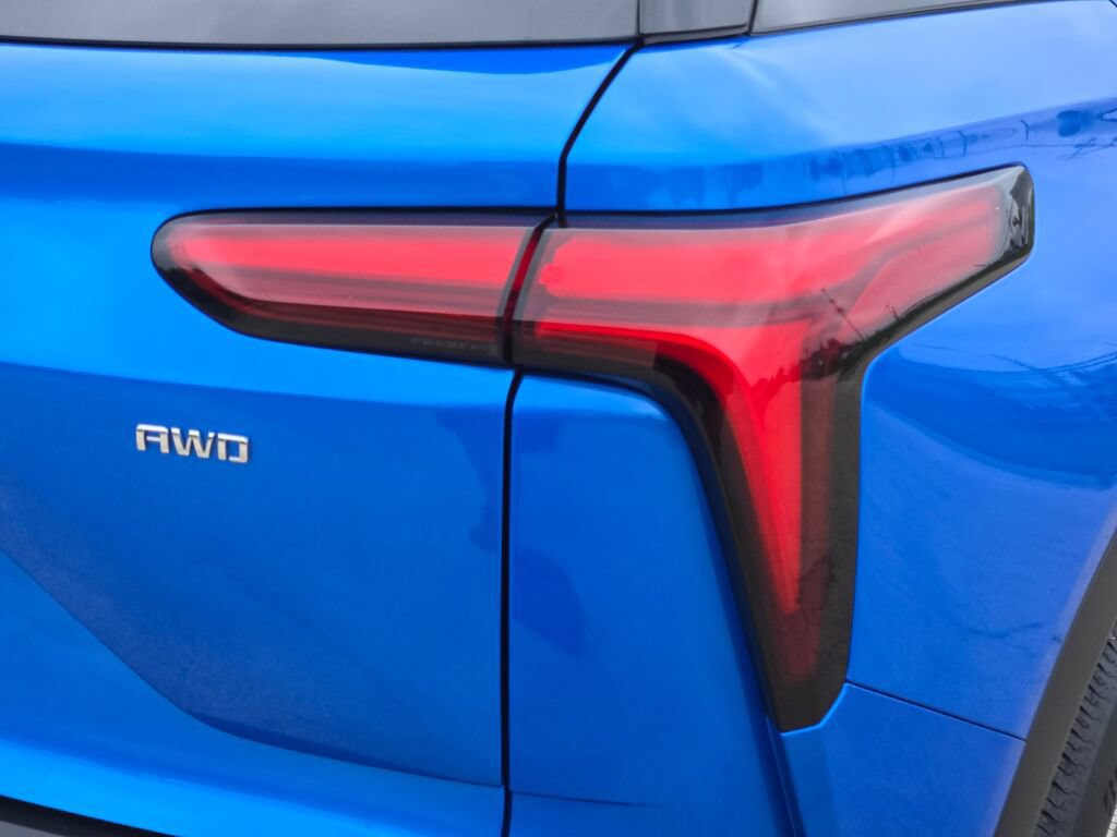 Used 2024 Chevrolet Blazer EV LT AWD/4WD image 15