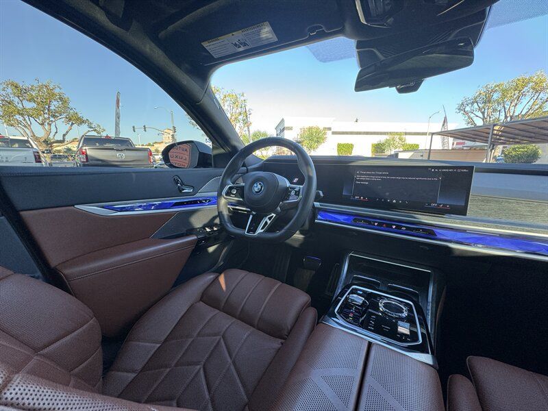 Used 2025 BMW i7 eDrive50 w/ M Sport Package RWD image 42