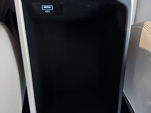 Used 2022 Genesis G70 2.0T image 21