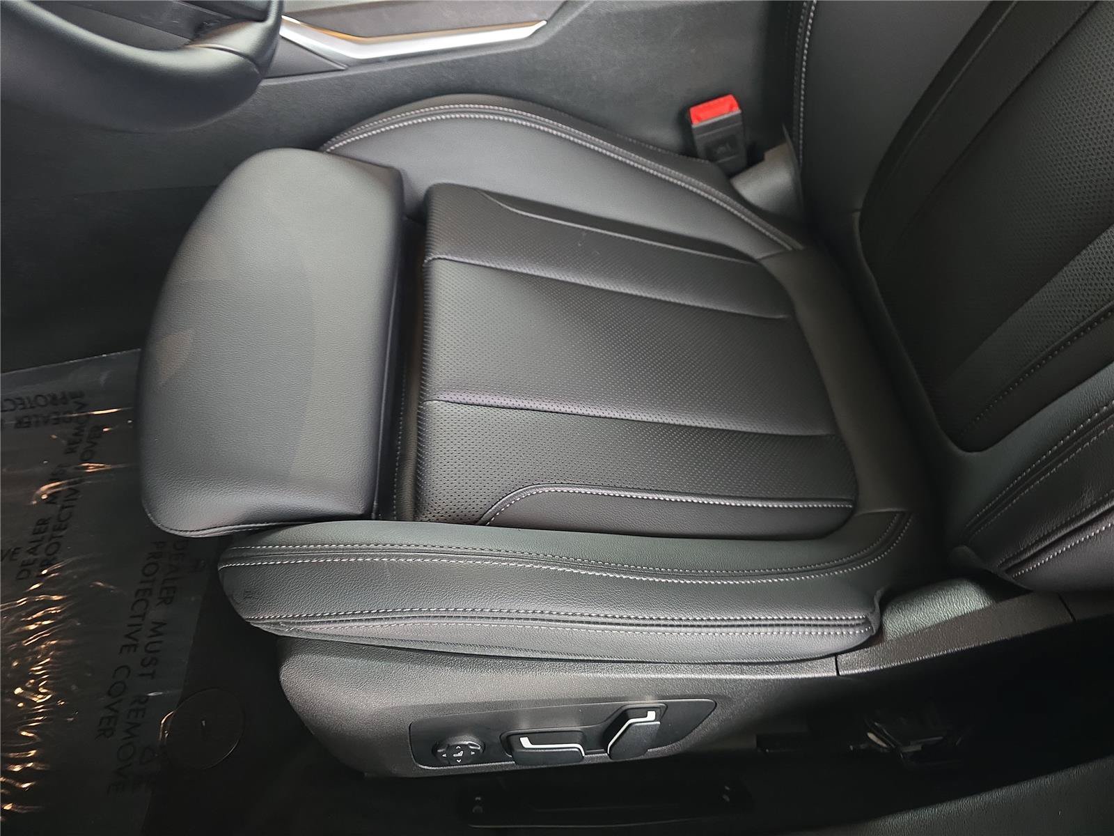 Certified 2024 BMW 330i Sedan w/ Convenience Package RWD image 15
