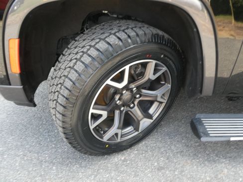 Used 2022 Jeep Wagoneer Series III w/ Premium Group I AWD/4WD image 36