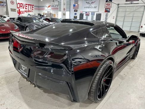 Used 2017 Chevrolet Corvette Stingray Coupe w/ Carbon Flash Badge Package RWD image 9