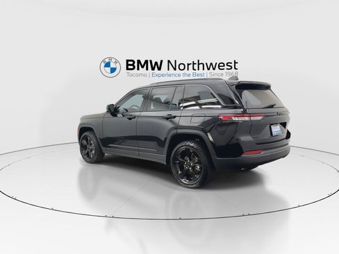 Used 2026 Jeep Grand Cherokee Limited w/ Limited Altitude Package AWD/4WD image 12