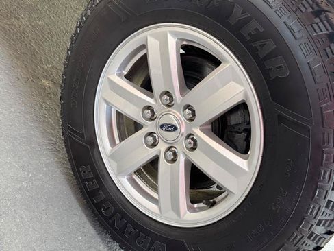 Used 2017 Ford F150 XL w/ Equipment Group 101A Mid AWD/4WD image 13