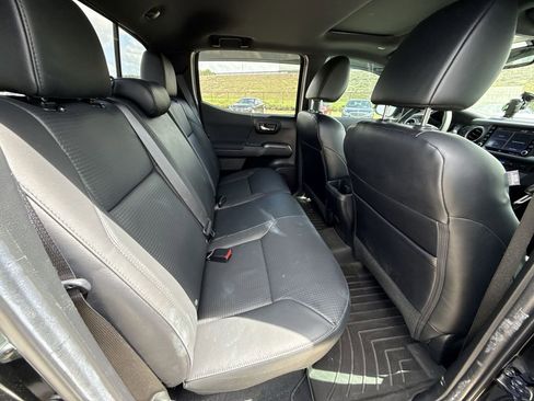 Used 2022 Toyota Tacoma TRD Sport w/ TRD Premium Sport Package image 17