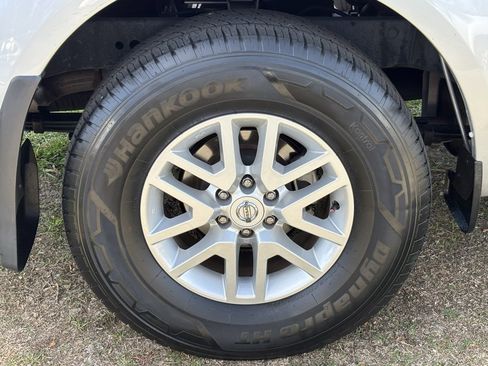 Used 2020 Nissan Frontier SV image 25