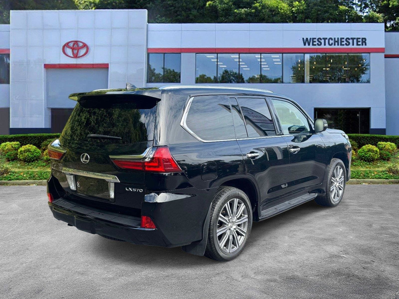 Used 2017 Lexus LX 570 4WD w/ Luxury Package image 7