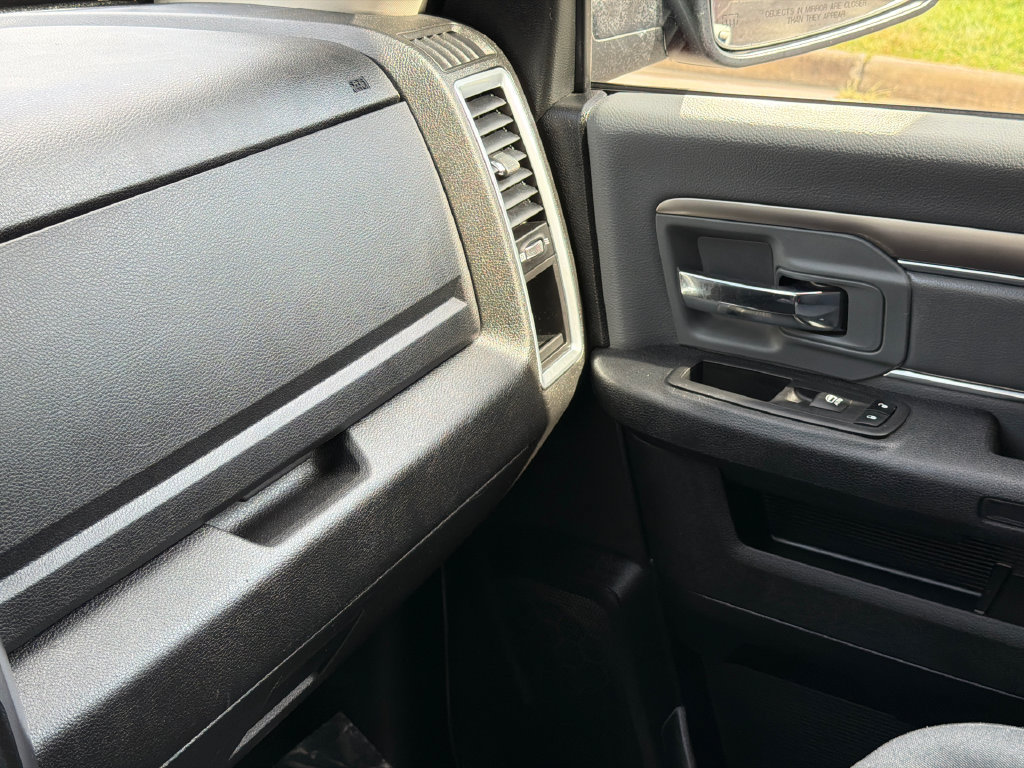 Used 2024 RAM 1500 Classic SLT AWD/4WD image 28