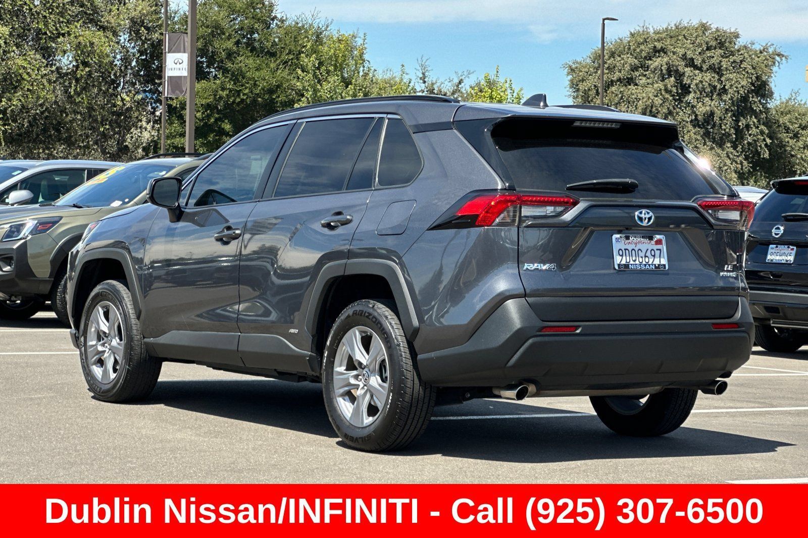 Used 2022 Toyota RAV4 LE AWD/4WD image 6