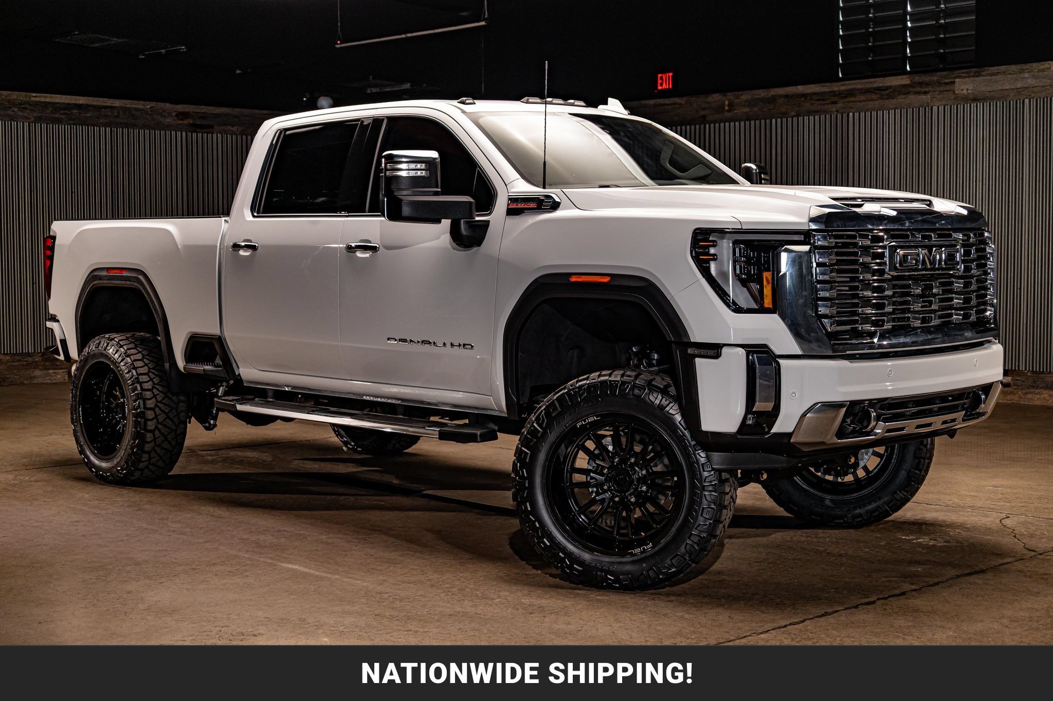Used 2024 GMC Sierra 2500 Denali AWD/4WD image 1