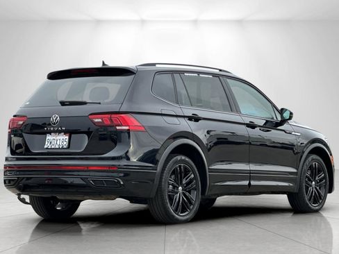 Used 2022 Volkswagen Tiguan SE R-Line image 3