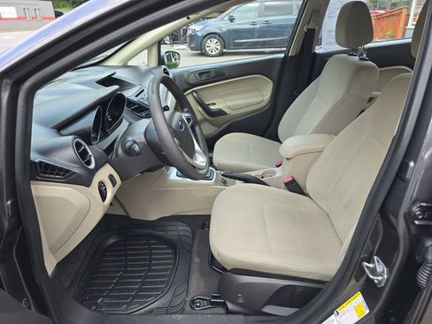 Used 2017 Ford Fiesta SE image 17